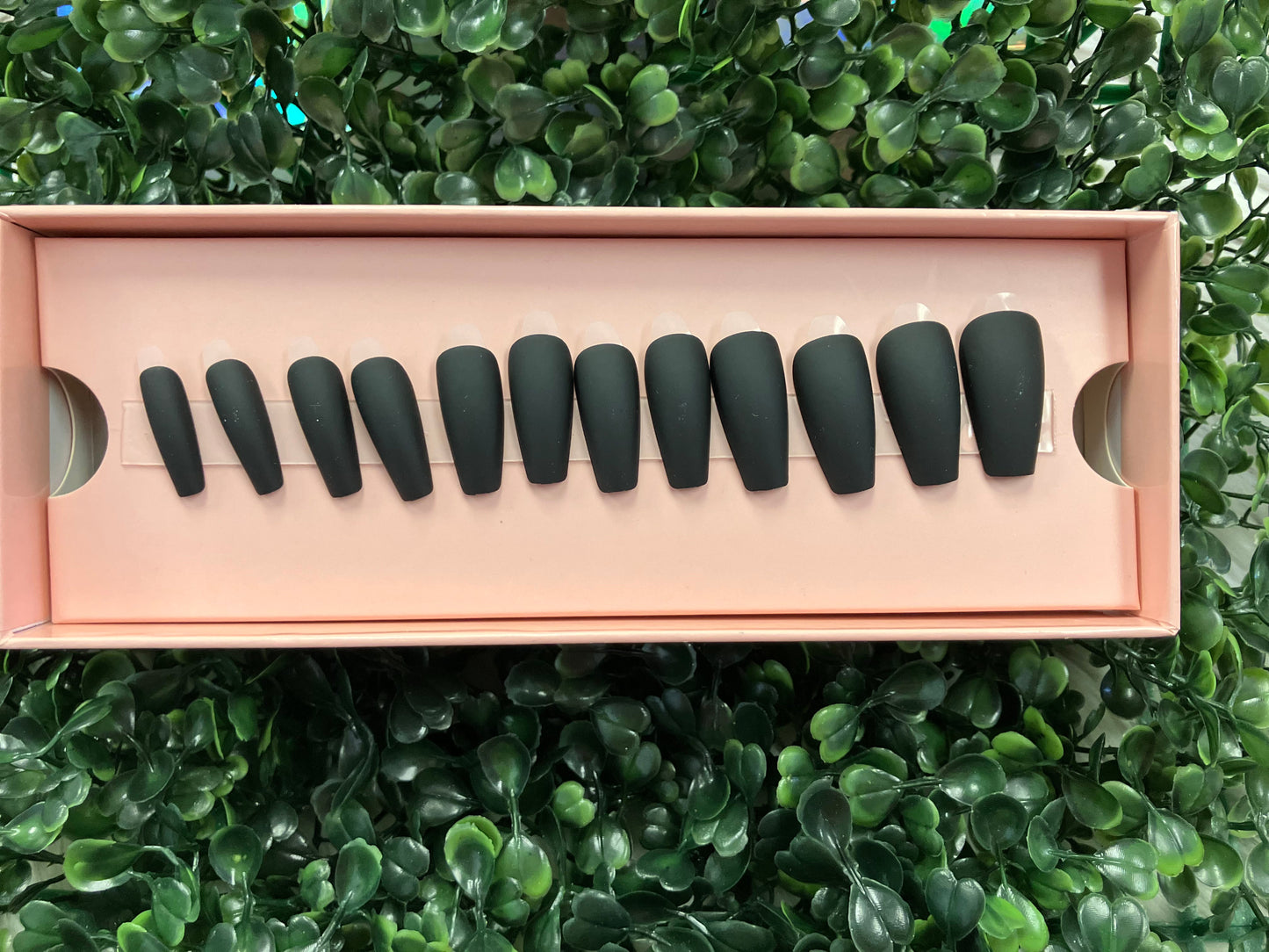 Black Out Press on Nails