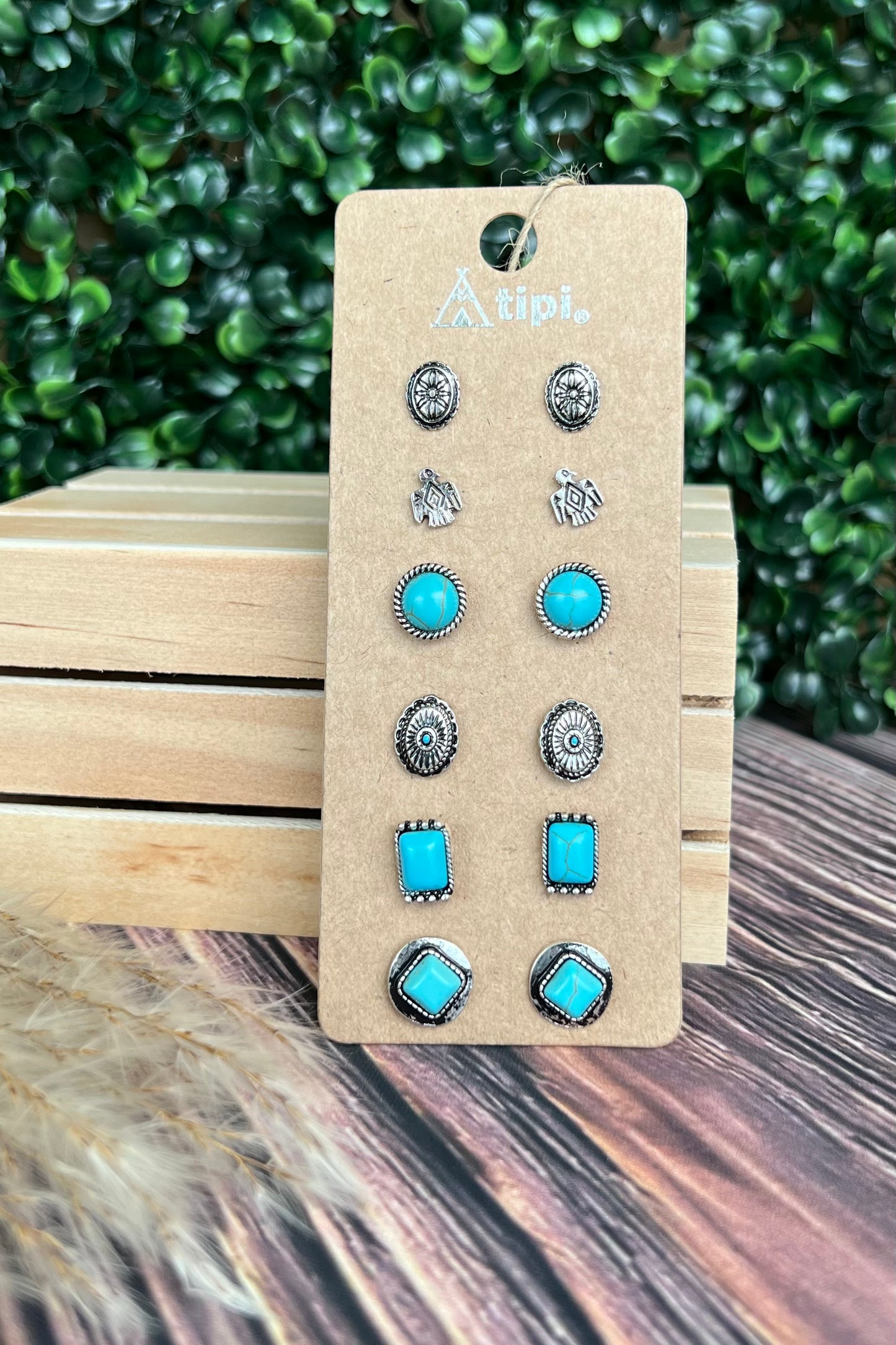 Tipi Stud Earrings Sets