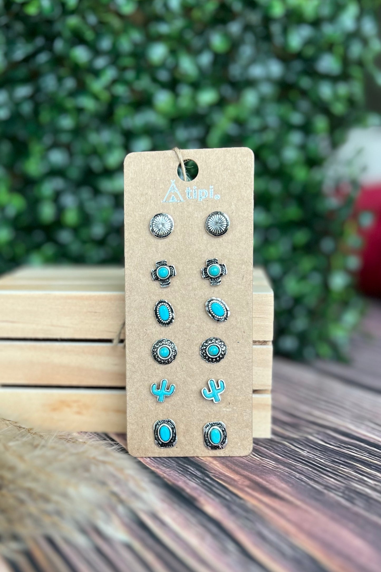 Tipi Stud Earrings Sets