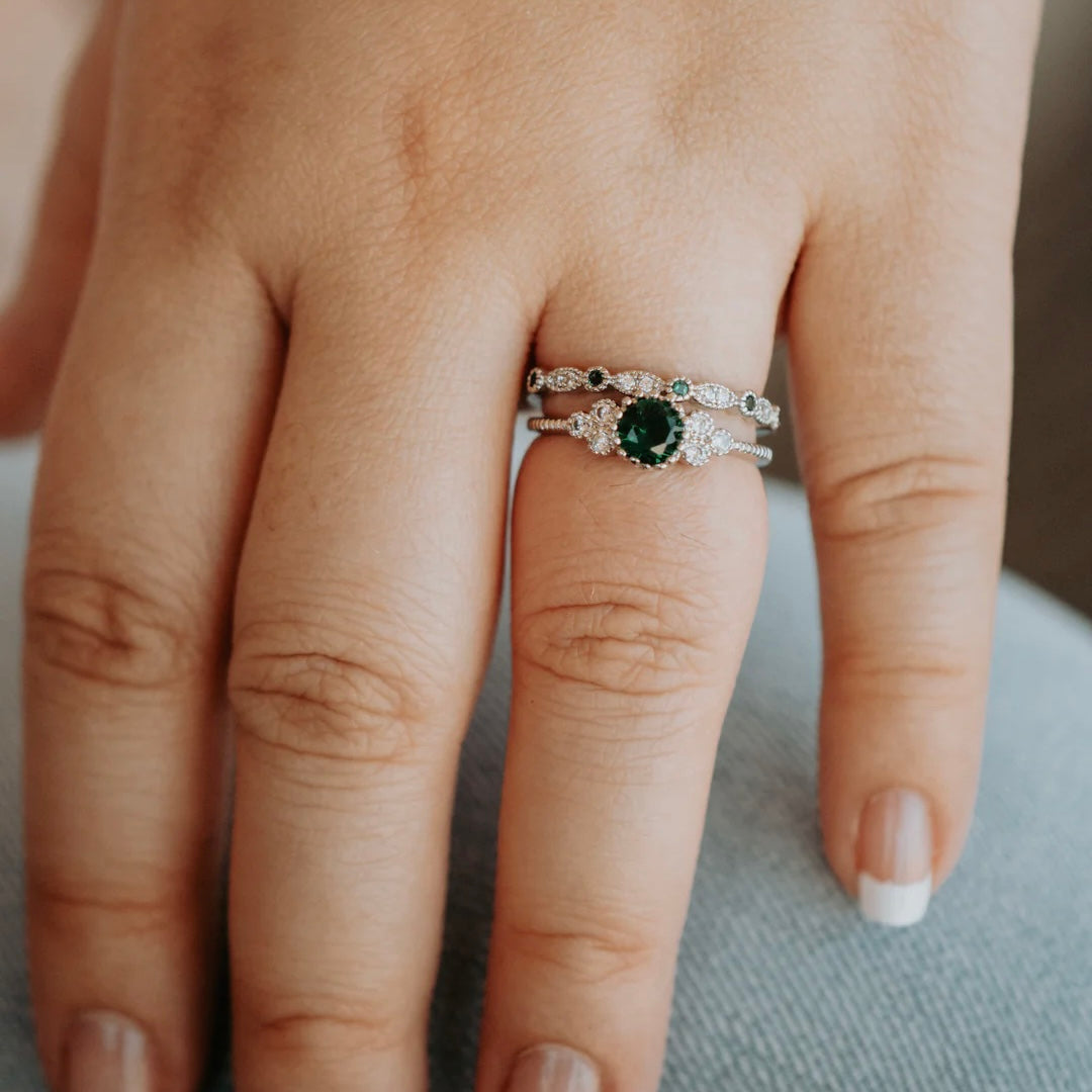 Waxahachie Round Emerald Ring Set Silver