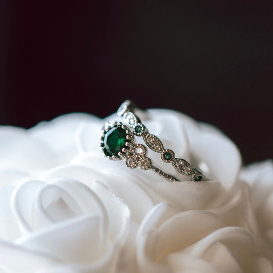 Waxahachie Round Emerald Ring Set Silver